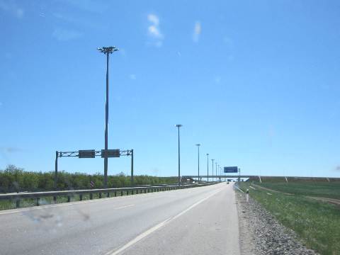 Столбы с осветительными  Мачтами с мобильной короной ВМ на скоростной магистрали
